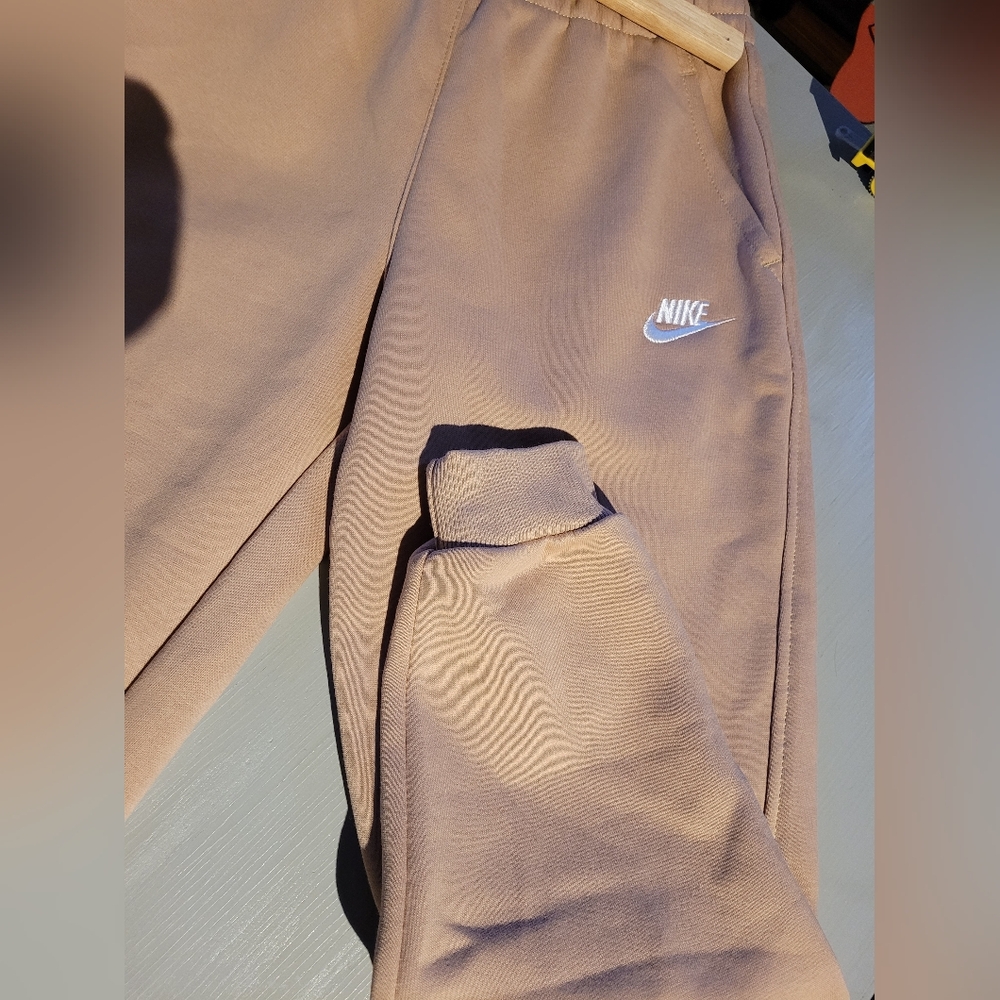 SET***** Nike Kids Beige Hoodie And Joggers SET - Picture 10 of 12